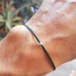Bracelet fin cordon vert