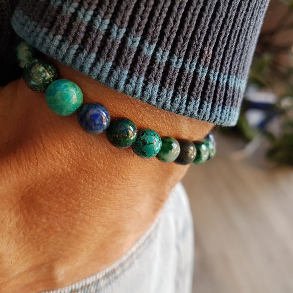https://ritesbijoux.com/wp-content/uploads/2019/09/bracelet-homme-perles-bleues-en-pierres-de-turquoise-5d8e58a1.jpg