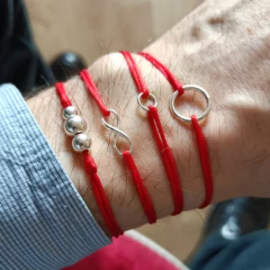 bracelets cordon rouge porte